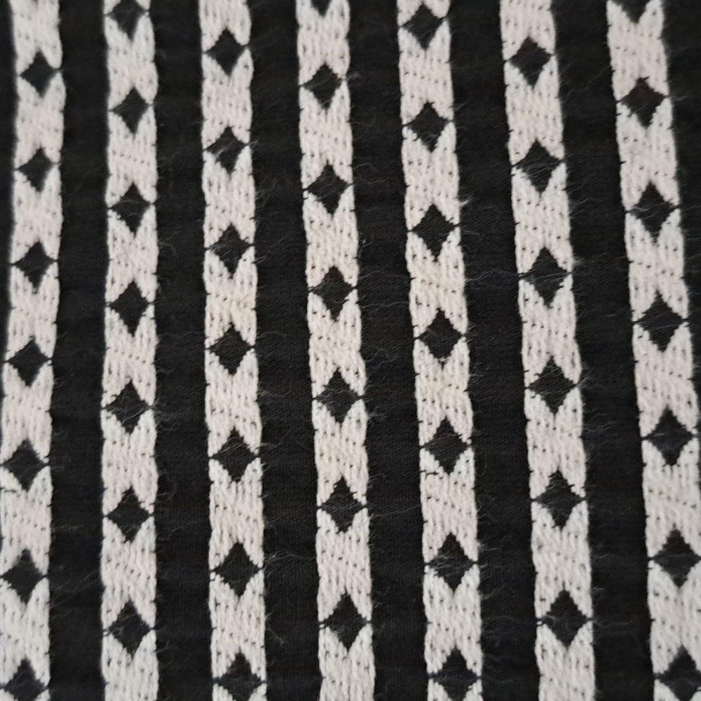 A35 Merona Size 4 Pencil Skirt Black Cream stripes with diamond pattern - Picture 6 of 6